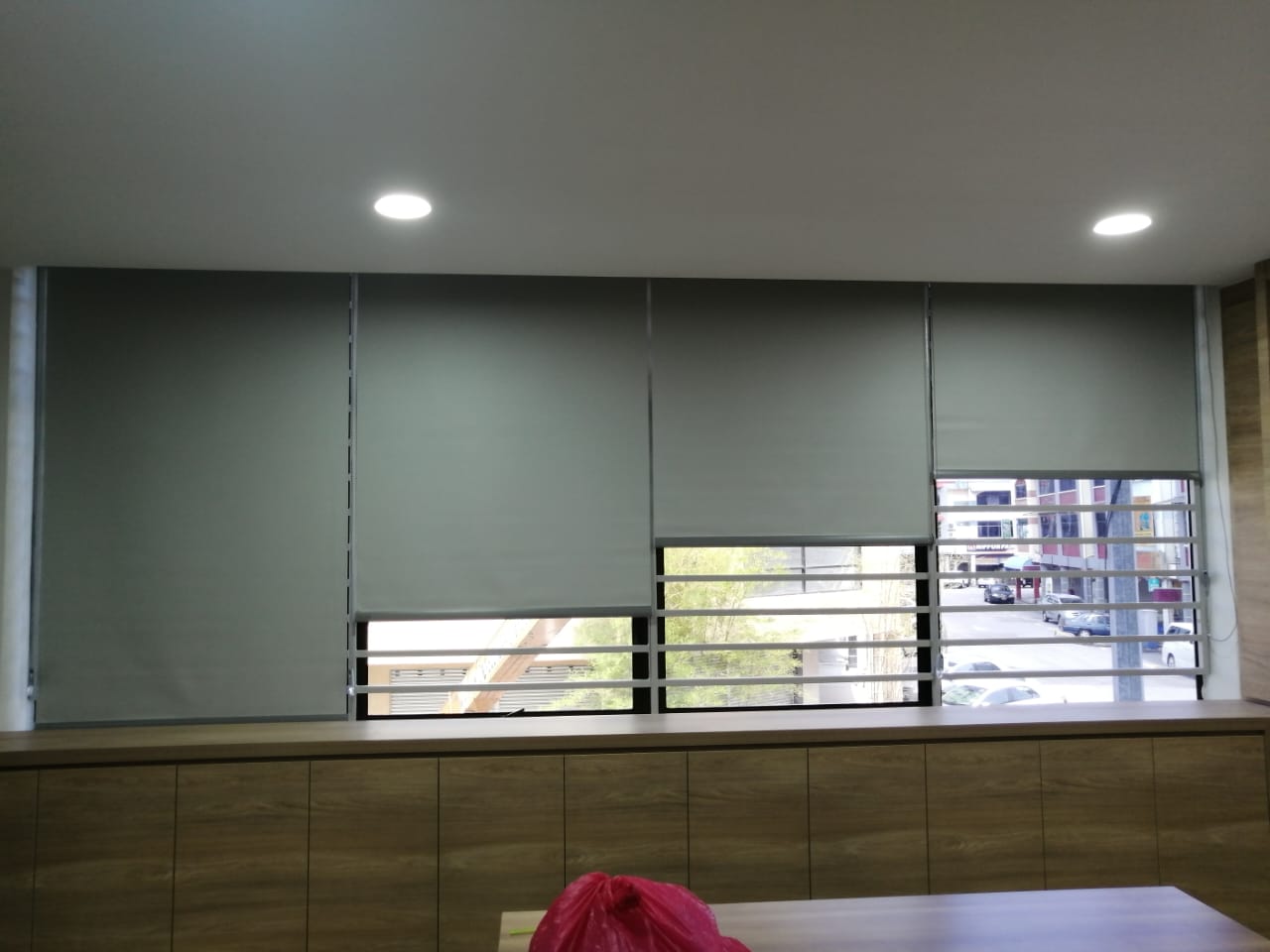 BLACKOUT 100 ROLLER BLINDS